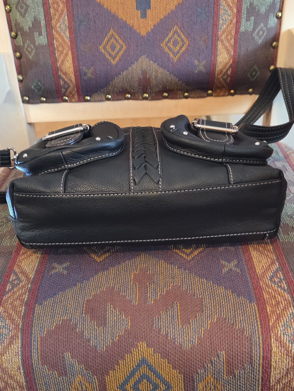 Vintage Tignanello Black Pebbled Leather Crossbody Bag Buckle Details EUC - Picture 11 of 15